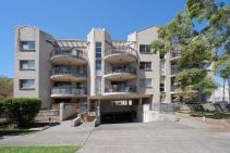 BRIGHT, MODERN & PERFECTLY POSITIONED