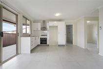 GREAT LOCATION 2 BEDROOM GRANNY FLAT