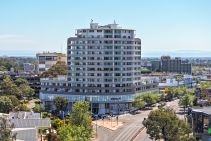 SLEEK, SPACIOUS & SUPERBLY LOCATED