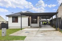 FAMILY HOME WITH GRANNY FLAT