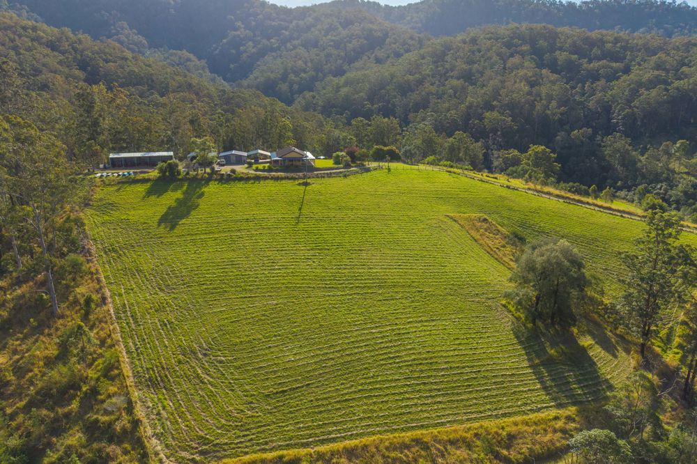 ENJOY THE FREEDOM  -  PRIVATE COUNTRY LIFESTYLE