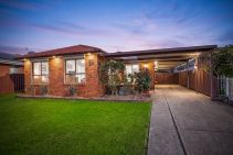 FAMILY HOME OFFERING COMFORT AND CONVENIENCE!!!