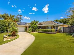 MUDGEERABA FAMILY HOME!