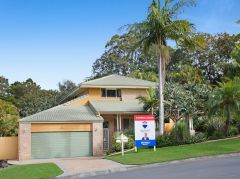 FIRST TIME ON THE MARKET IN 26 YEARS AND THE PERFECT FAMILY HOME!