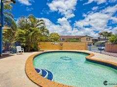 AFFORDABLE GROUND FLOOR UNIT IN MERMAID WATERS LOCATION