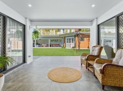 SPACE, STYLE & UNMATCHED OUTDOOR LIVING ON A HUGE 1,437M2 BLOCK!