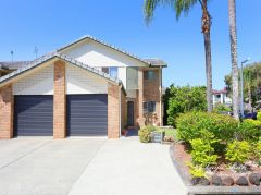 RARE END-POSITION TOWNHOME WITH GENEROUS YARD SPACE - CENTRAL & CONVENIENT - INVEST, LIVE IN, OR RETIRE, IN COMFORT