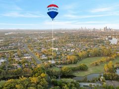 STUNNING FAMILY HOME BACKING DIRECTLY ONTO PALMER GOLF COURSE