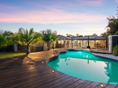 RESORT-STYLE ENTERTAINER ON A 864SQM FLAT CORNER BLOCK WITH RARE PARKING FLEXIBILITY!