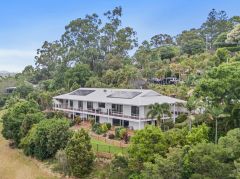 EXPANSIVE DUAL LIVING WITH INCREDIBLE COASTAL VIEWS