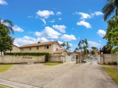 TRANQUIL TWO-BEDROOM TOWNHOUSE LIVING IN THE EXCLUSIVE BILLABONG SANCTUARY