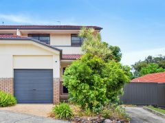 QUIET, CENTRAL & HIGH-DEMAND - THE PERFECT ROBINA TOWNHOUSE