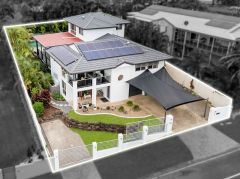 GOLD COAST SKYLINE, 4 BED, 4 BATH FAMILY HOME WITH 9M RESORT STYLE POOL - A &LSQUO;MUST INSPECT&RSQUO; SPECIAL