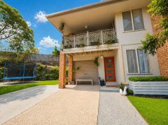 RARE OPPORTUNITY - THE LARGEST & MOST PRIVATE LOT IN MERRIMAC HEIGHTS - VERSATILE PLAN - CENTRAL & SECURE - JUST MOVE IN - URGENT SALE!