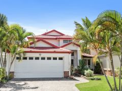 OFFERS CLOSING 31ST MARCH AT 6PM - OWNERS MUST SELL! IMMACULATE, VACANT & READY - A FAMILY OPPORTUNITY IN POINCIANA GARDENS