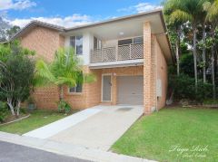BRIGHT, UPDATED & READY TO MOVE STRAIGHT IN - SPACIOUS TOWNHOUSE LIVING IN PRIME CENTRAL COMMUNITY