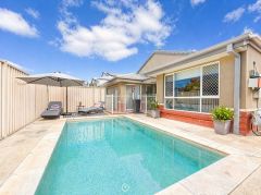 RELAXED & PRIVATE LOW MAINTENANCE LIVING IN MERRIMAC - 4 BED FAMILY HOME IN CONVENIENT & PEACEFUL LOCATION