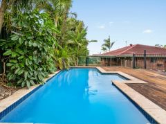 IT'S A HOUSE WITH A POOL & MASSIVE RENOVATION POTENTIAL