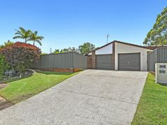 SPACIOUS DUPLEX LIVING WITH NO BODY CORPORATE FEES
