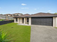 4 BED, 2 BATH, 2 LIVING, SINGLE LEVEL FAMILY HOME...IMMACULATE CONDITION