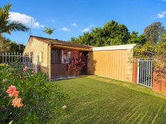 LOW SET FREESTANDING DUPLEX IN PEACEFUL & CONVENIENT LOCATION - LARGE YARD, CHARACTER & POTENTIAL PLUS! MAKE IT YOUR OWN!