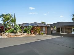 METICULOUSLY RENOVATED 4-BED, 2-BATH, 4 LIVING/DINING FAMILY HOME - FEATURE RICH