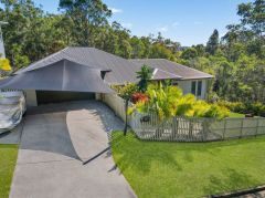 CONTEMPORARY FAMILY LIVING WITH TRANQUIL BUSHLAND VIEWS