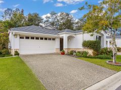 LIGHT, SPACE & EFFORTLESS LIVING
