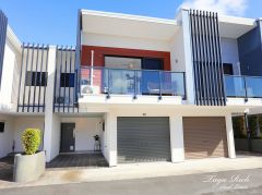 MACADIE PARK RESIDENCES - SPACIOUS & STYLISH TOWNHOME - TRANQUIL COUNTRY VIEWS - A MODERN PEACEFUL SANCTUARY IN THE HEART OF THE GOLD COAST!