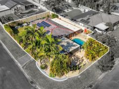 IT&RSQUO;S A &LDQUO;POOLSIDE WINNER&RDQUO; - SINGLE LEVEL BRICK & TILE ON CORNER BLOCK