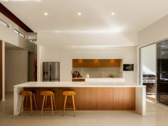 LUXE | FIRST TIME EVER OFFERED &NDASH; ARCHITECTURALLY DESIGNED FAMILY ESTATE ON 1,086M&SUP2; WITH GOLF COURSE FRONTAGE