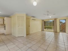 NEAT 2 BED 1 BATH SINGLE LEVEL WITH 3 CAR PARKING - BRICK & TILE TOWNHOUSE