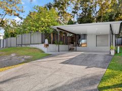 YOUR OWN PRIVATE OASIS &MDASH; DUAL LIVING, SMART INVESTMENT, 809M&SUP2; OF POSSIBILITY