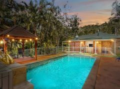 IMMACULATE ACREAGE LIVING &NDASH; SPACE, STYLE & SERENITY IN A LEAFY CUL-DE-SAC