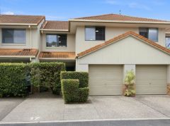 BEAUTIFULLY PRESENTED TOWNHOUSE
