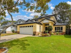 STYLISH, SECURE AND BEAUTIFULLY APPOINTED IN &LSQUO;POINCIANA VISTAS&RSQUO;