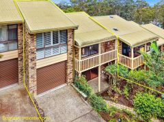 STYLISH SPLIT-LEVEL LIVING &NDASH; STROLL TO MUDGEERABA VILLAGE