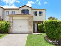WELL PRESENTED 'END POSITION' TOWNHOUSE IN SMALL COMMUNITY - GRASSY YARD + GREEN OUTLOOK - SELLER MOVING INTERSTATE