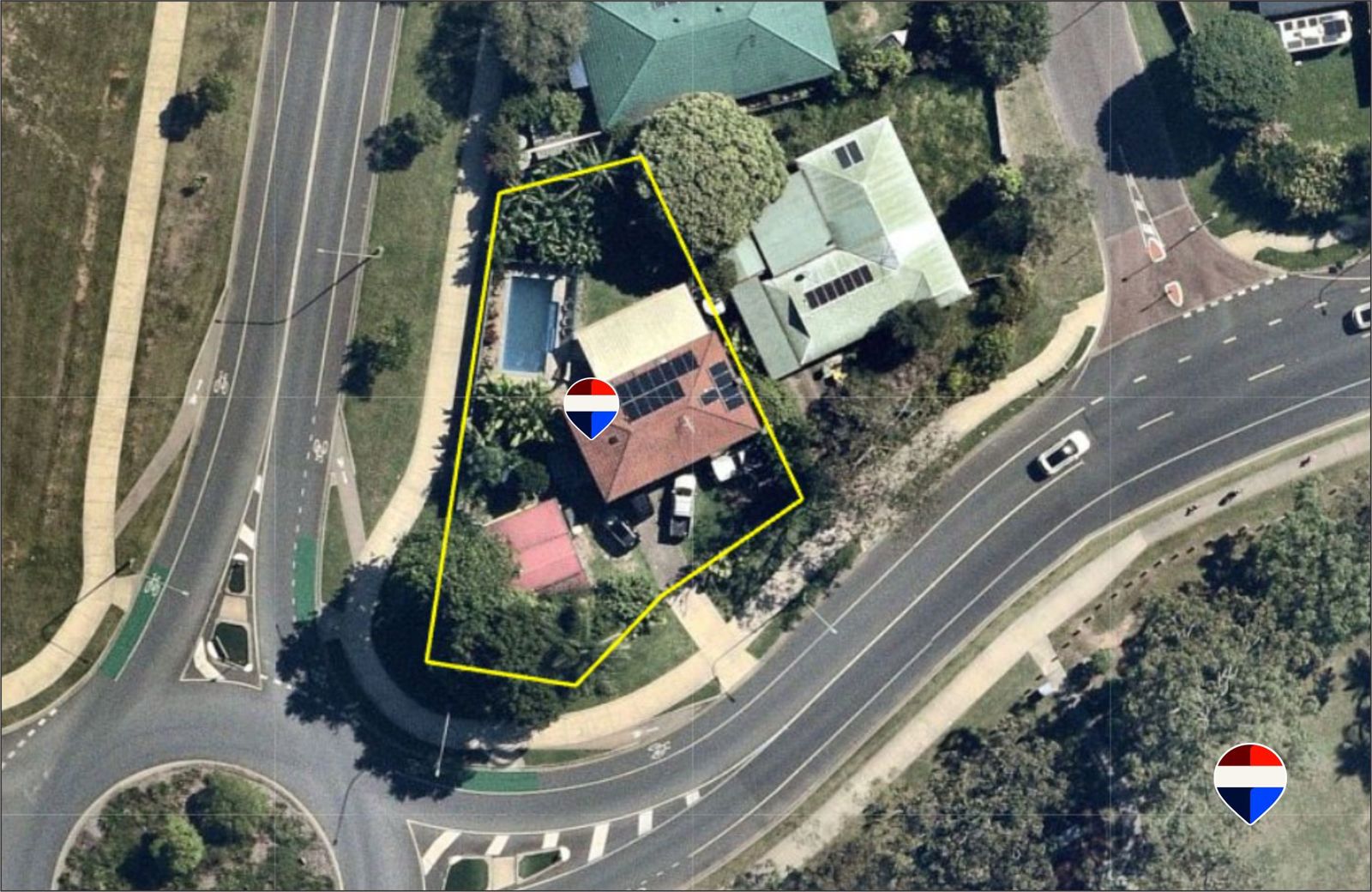*****SADDLE-UP TO INVEST IN THIS LARGE CORNER 821SQM - TWO STOREY HOME WITH POOL & SHED*****