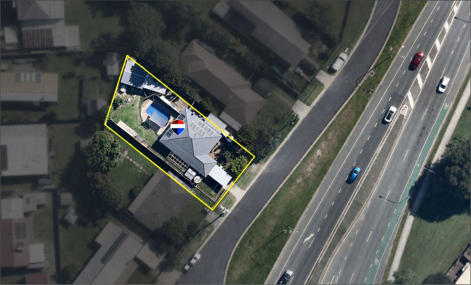 *****SPACIOUS FAMILY LIVING ON 726SQM WITH SHED, SIDE ACCESS & POOL*****