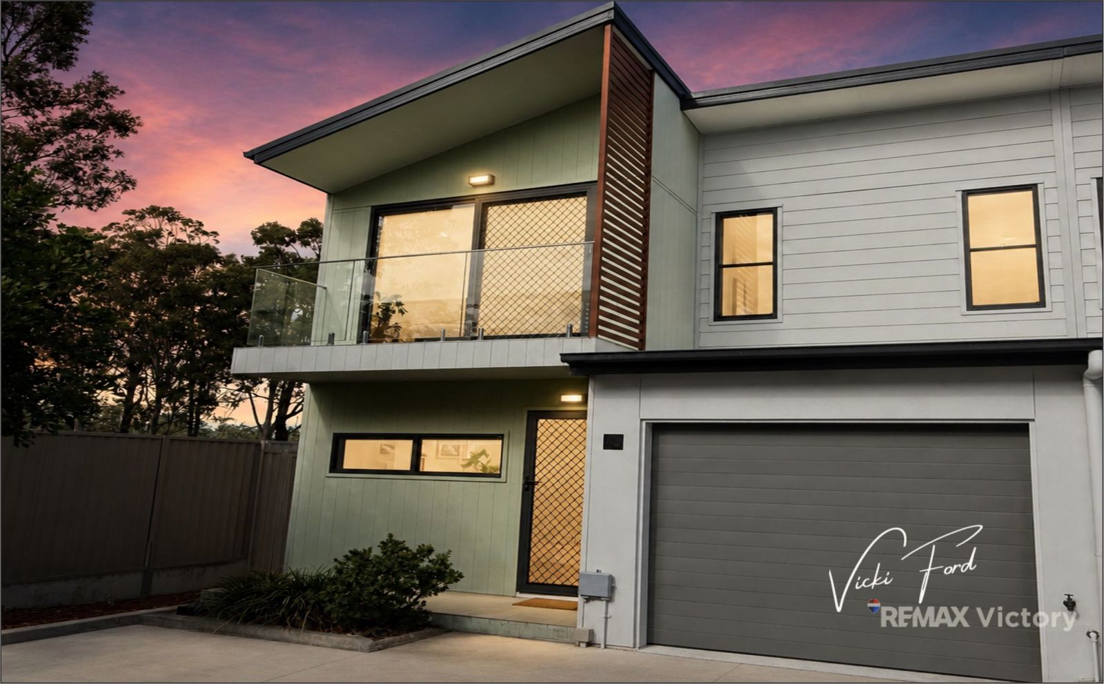 *****STYLISH 3 BEDROOM TOWNHOUSE IN JACARANDA GARDENS - VACANT & READY TO MOVE IN*****