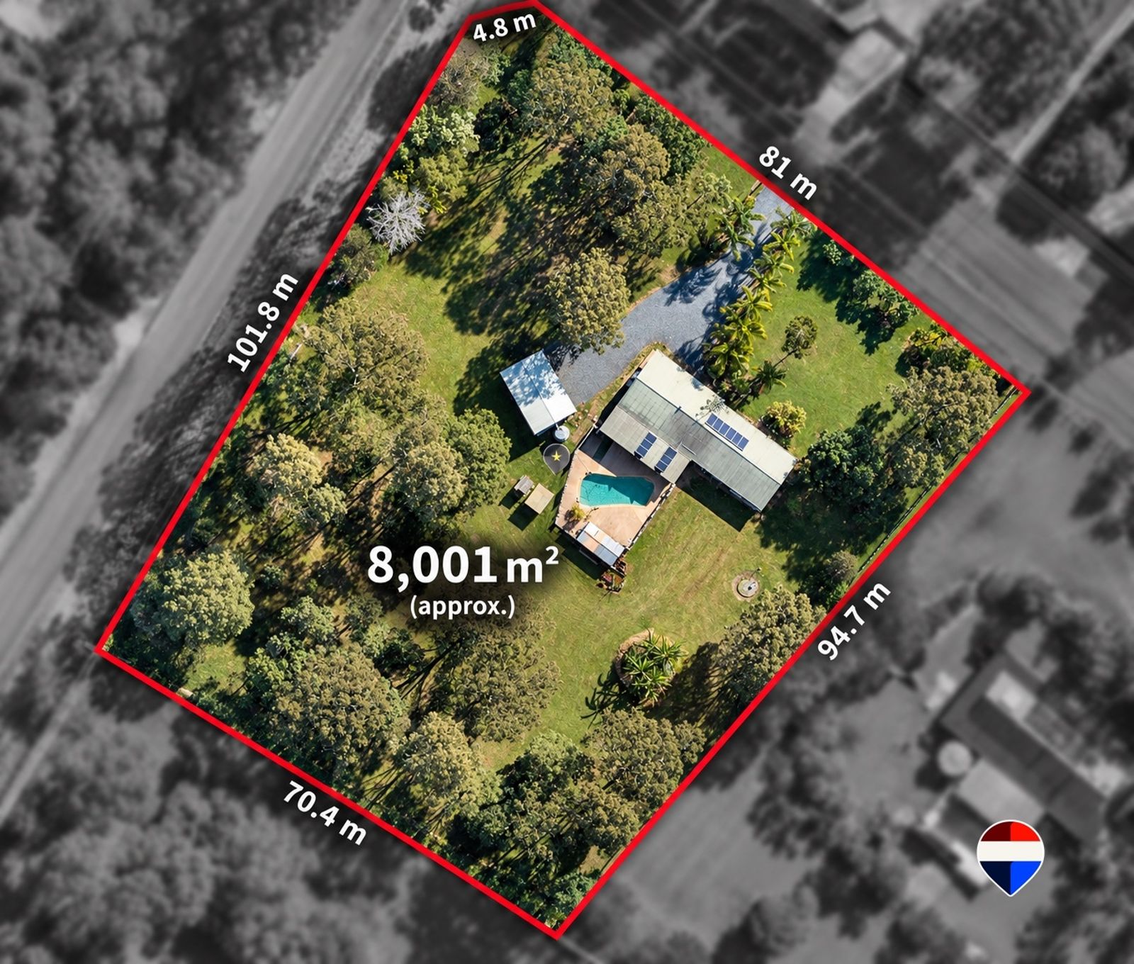*****8001 SQM OF LUSH FLAT LAND - LARGE FAMILY HOME - POOL & SPACE FOR THE HORSES!*****