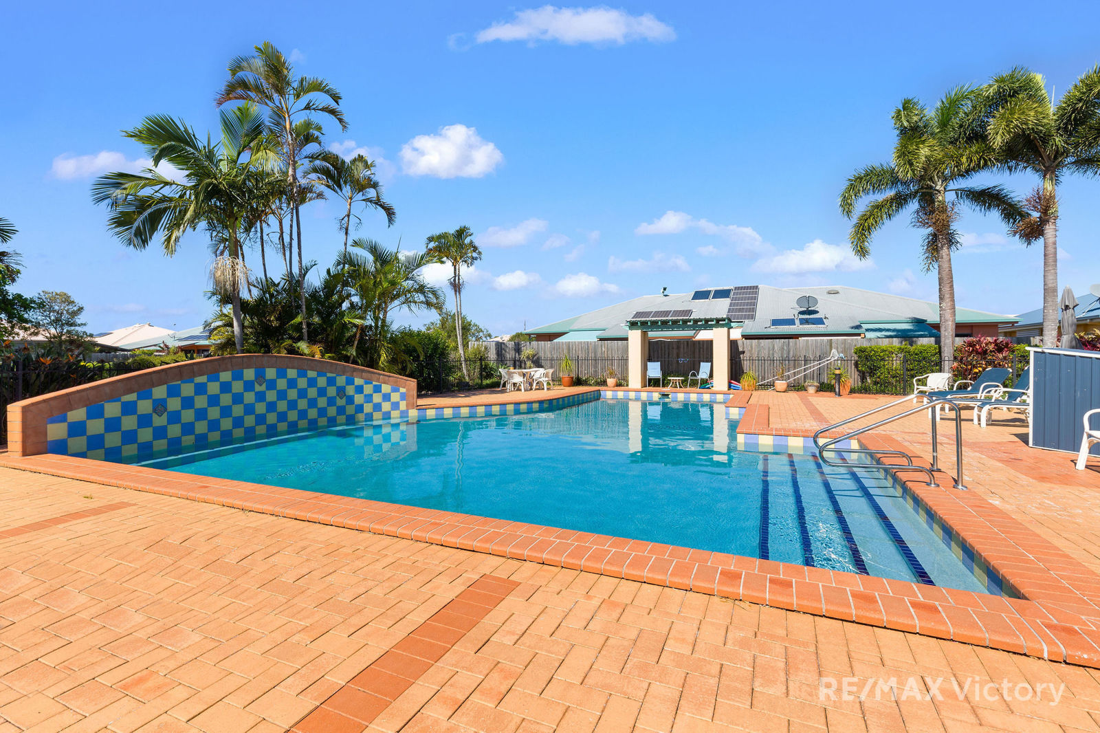 FABULOUS POSITION IN THIS SOUGHT AFTER LAKESIDE VILLAGE COMPLEX