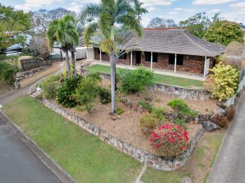 ONE OWNER - FIRST TIME ON THE MARKET IN OVER 40 YEARS ! BE QUICK !