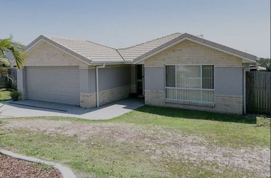 LARGE FAMILY HOME ON THE HIGH SIDE OF TOWN