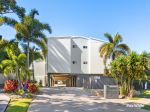 SPACIOUS, STYLISH & PERFECTLY LOCATED UNIT FOR RENT - WALK TO EVERYTHING!