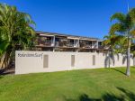 RAINBOW SURF 5 - WALK TO BEACH AND MAIN STREET. POOL. WIFI. AIRCON