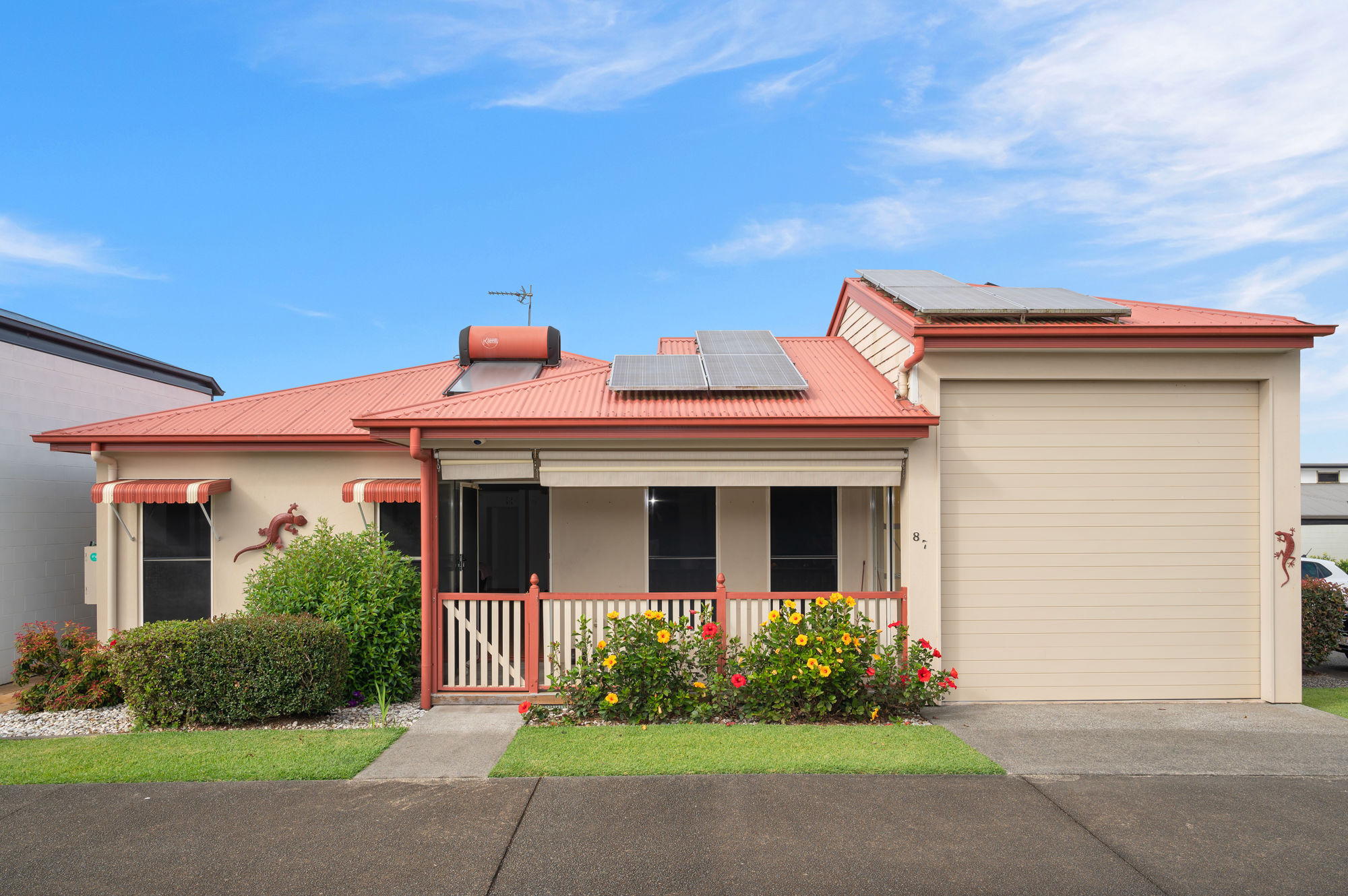 BEAUTIFULLY PRESENTED VILLA WITH EVERY AMENITY