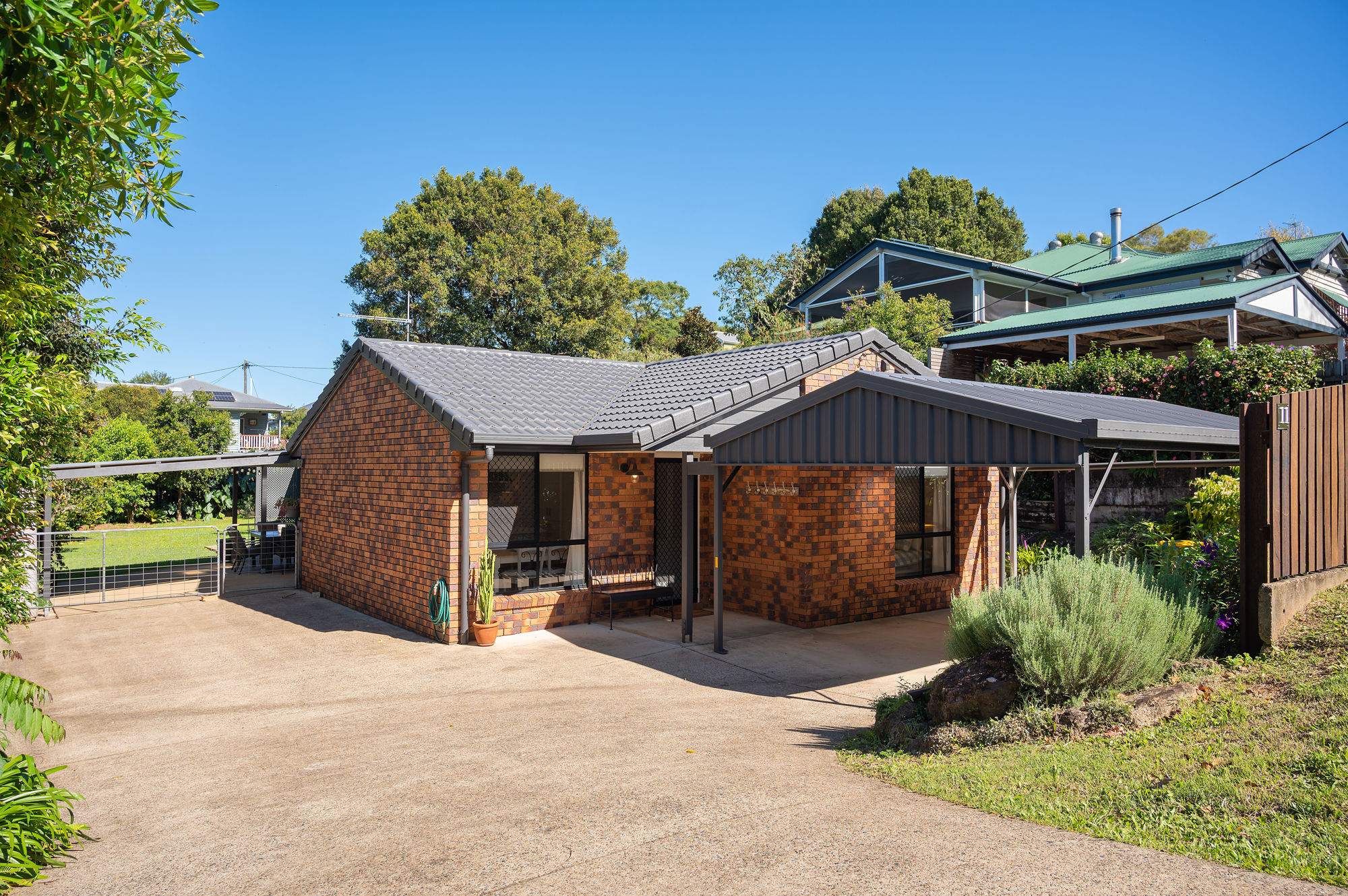 LIGHT-FILLED MODERN HOME; WALK TO TOWN