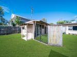 CHARMING BEACH SHACK JUST MOMENTS FROM MUDJIMBA BEACH